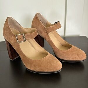 Tan Platform Heels with Buckle - size 7